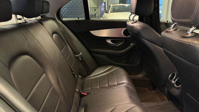 Mercedes-Benz C-180